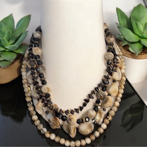 ✨ Esmor 4-Strand Necklace & Earrings Set – Vintage Demi Parure ✨ - Picture 12 of 16